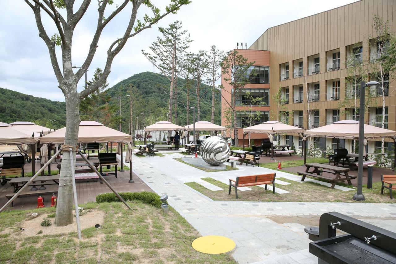Ramada Hotel & Suite By Wyndham Gangwon Pyeongchang Exterior foto